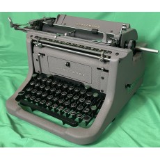 1939 Underwood Master Typewriter MINT CONDITION